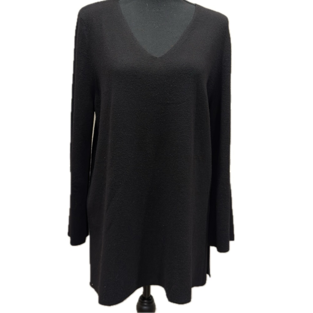 Chico’s Black Flare Sleeve V Neck Sweater 2